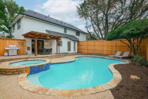 Perfect Getaway Home w 5 Bedrooms & Heated Pool
